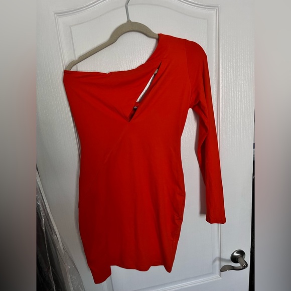 Off the shoulder midi dress - Picture 1 of 2